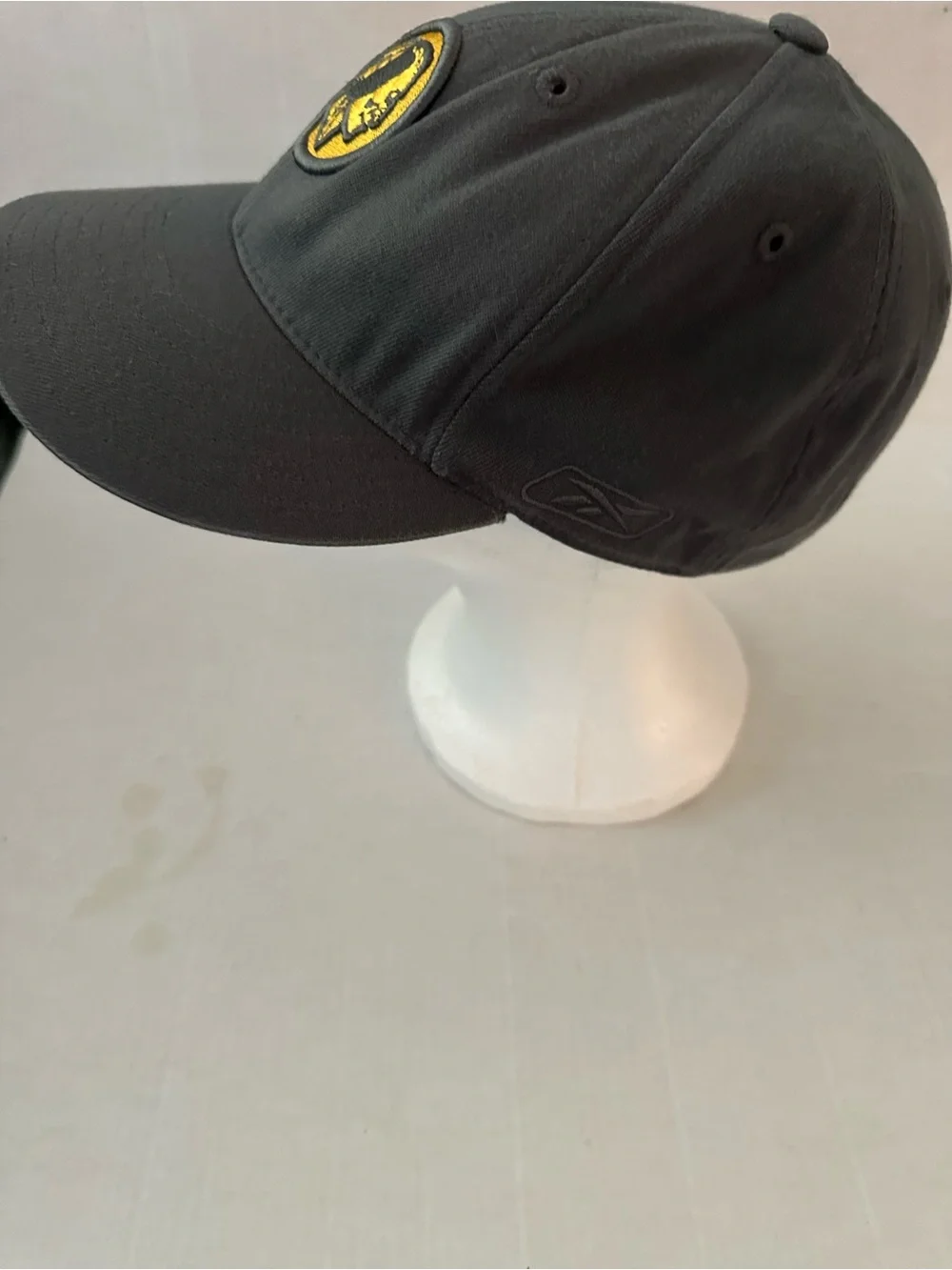 Washington Redskins Reebok NFL Black Fitted Hat Cap OSFA Embroidered Logo